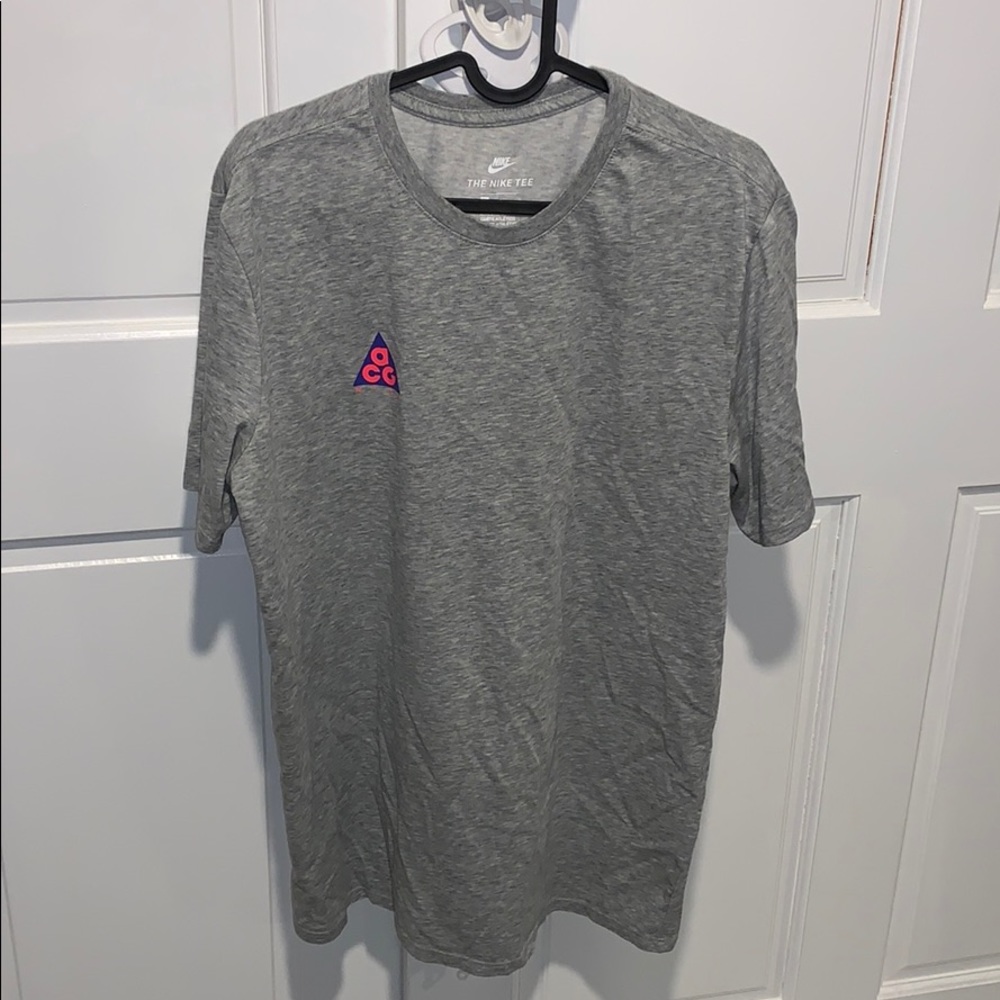 Men’s Nike ACG T-Shirt Size Large